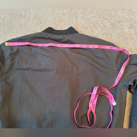 NWOT Vestique Women’s Bomber Jacket size small - Picture 11 of 12